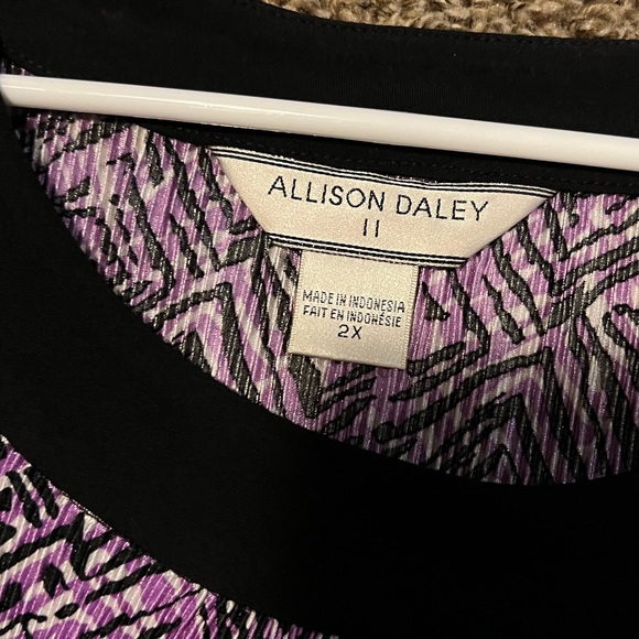 Allison Daley 2X Purple Design Blouse - Picture 3 of 3
